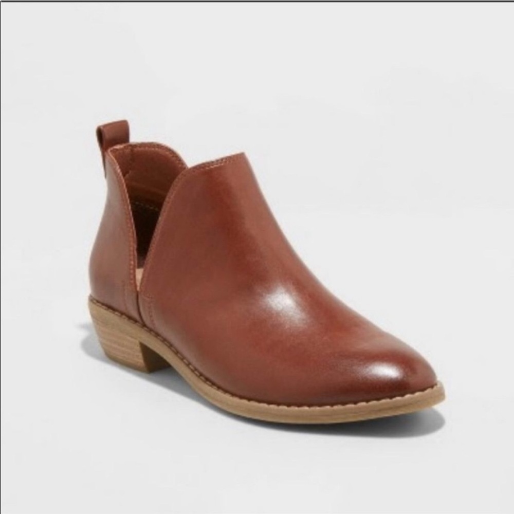 Universal Thread Brown Ankle Booties with Minimalist Design